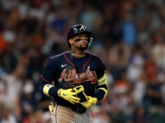 Ronald Acuna Jr. deixou o jogo com uma aparente lesão na perna