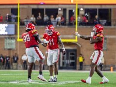 As conclusões do futebol de Maryland superaram UConn por 38-14