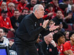 O basquete Rutgers adicionou o primeiro compromisso da classe 2027 no armador de tiro 4 estrelas Rzemur