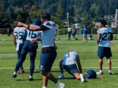 Os companheiros de equipe fazem parecer que Nick Emmanouri não vai jogar. Opção dos Seahawks para abertura