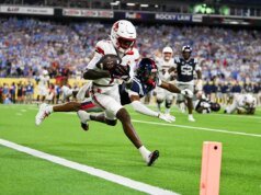 Isaac Brown jogará no jogo ACC de futebol de Louisville contra SMU?