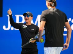 Os jogadores são as estrelas do US Open. Seu treinador é o quadro de propaganda.
