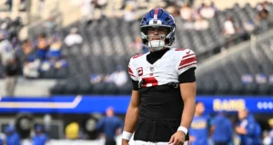 A reação de ‘Manningcast’ à lesão de Jackson Dart mostra preocupação imediata com o pé do Giants QB