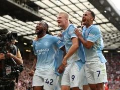 Árbitro profissional pede desculpas pelo ‘erro de julgamento’ do vencedor do derby de Manchester