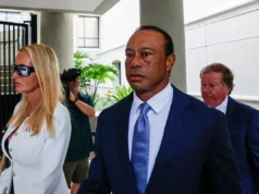 Carteira de motorista de Tiger Woods suspensa por cinco anos após se declarar culpado de direção imprudente em caso de DUI