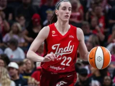 O técnico da seleção dos EUA revela o que faz de Caitlin Clark uma virada de jogo na Copa do Mundo