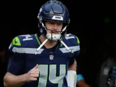 Atualização sobre lesão de Sam Darnold confirma que Seahawks QB ‘esquivou da bala’, mas perderá tempo