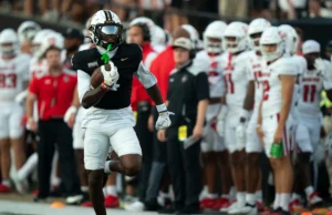 Como times especiais e pênaltis afetaram o futebol de Vanderbilt na abertura da temporada