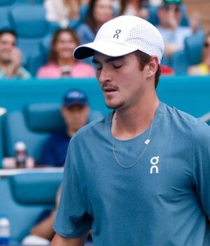 https3A2F2Fmedia.zenfs_.com2Fen2Fthe_tennis_gazette_8712F4d283e384304820cc6e103edb4f975db.jpg