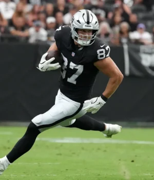 https3A2F2Fmedia.zenfs_.com2Fen2Ftouchdown_wire_usa_today_sports_articles_8292F3674781809c3d04d.webp