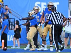 O futebol da UCLA mais uma vez abriu as coisas no quarto período