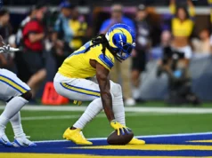 Desempenho dominante de Davante Adams sob as luzes