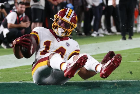A mídia social reagiu à derrota dos Commanders na semana 1 para os Eagles