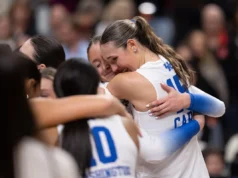 O vôlei de Kentucky faz três jogos consecutivos, UCLA domina