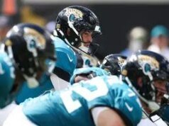 Na véspera do jogo contra o Denver, os Jaguars promoveram o QB reserva Nick Mullens de volta ao elenco ativo.