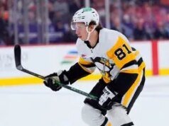 Ben Kindle se machucou no primeiro jogo da pré-temporada dos Penguins