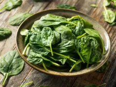 Composto oculto em alimentos saudáveis pode piorar a DII