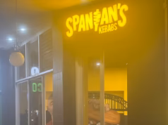 O restaurante do espanhol abriu com grande alarde – agora há sinais preocupantes de que sua aposta está dando errado: ‘Ele só está vendendo kebabs agora, não muito bons’