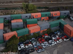 A vila de contêineres aclamada como “um pesadelo para todos os sem-teto” está tornando a vida um “inferno” para os vizinhos – que afirmam que os moradores estão invadindo suas propriedades de £ 500.000 e as mulheres estão com muito medo de sair sozinhas.