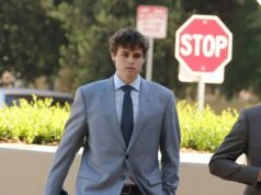 O juiz no caso de assassinato quádruplo de Fraser Bohm ameaça os telespectadores com a proibição do feio confronto entre famílias no tribunal… enquanto o acusado do assassino de Malibu obtém a vitória antes do julgamento