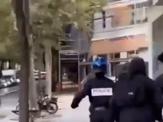 Policiais perseguidas, chutadas e espancadas nas ruas durante tumultos na França