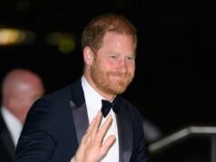 O Príncipe Harry faz uma aparição surpresa em Londres na gala de gala da Ucrânia, enquanto William apoia Deborah James Ball no Six Mile