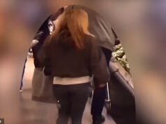O momento em que a mulher que dirige um Audi sai da loja da M&S