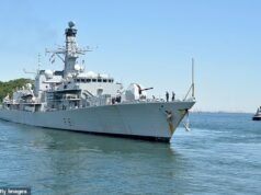 Oficial da Marinha Real abandona a vigilância noturna em uma fragata de £ 143 milhões, deixando um estagiário ‘aterrorizado’ no comando
