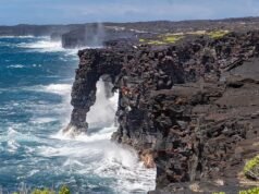 O famoso marco do Holei Sea Arch, no Havaí, desabou no oceano após 500 anos