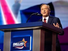 O alarme toca para Ken Paxton depois que o escândalo de áudio vaza enquanto as pesquisas mostram o democrata James Talarico liderando