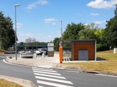 Um tiro foi encontrado na van de um empresário britânico que transportava 10 migrantes ilegais no ponto de descanso da rodovia francesa