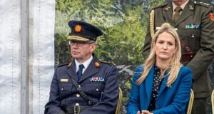 ‘Ela está com muitos problemas’: o que Helen McEntee falhou em fazer antes de revelar a identidade do denunciante da Garda e ordenar que os chefes da Garda se investigassem – e o que isso significa que aqueles que estão no poder podem fazer a seguir…
