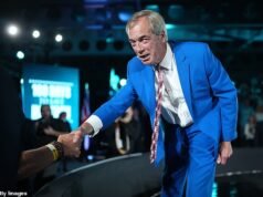 A doação recorde de £ 72 milhões da Reform impressionou as pessoas e me honrou, disse Farage ao enfrentar os critérios de doação de £ 5 milhões.