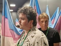 Ativistas trans invadem o evento Mulheres Verdes para protestar contra a discussão sobre a saúde da mulher