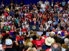 Trump pede aos eleitores que finjam que ele está nas urnas de meio de mandato ou os democratas ‘irão me acusar’