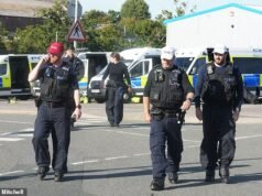 A polícia está ‘se preparando’ para a chegada de mais pequenos barcos depois que um bote foi avistado na costa sul do Canal da Mancha