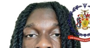 Dois britânicos, de 19 e 22 anos, foram detidos em Barbados numa “conspiração para exportar mais de 1 milhão de dólares em cocaína”.