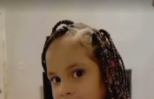Uma menina de 7 anos é esfaqueada nas costas antes que os espectadores confrontem seu suposto assassino
