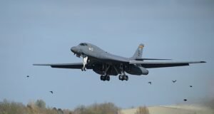 Os EUA retiraram todos os bombardeiros B-1 das bases aéreas do Reino Unido após uma suspeita de conspiração terrorista