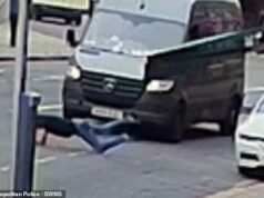 O agressor que chutou aleatoriamente um homem na frente de uma van que se aproximava será libertado da prisão poucos meses depois de cumprir uma sentença de 11 anos.