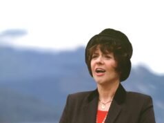 Lena Martel, primeira artista solo escocesa a ter o single número um com One Day at a Time e vender 20 milhões de discos, morre aos 86 anos