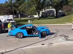 Fã de carros clássicos, 70 anos, estava aproveitando um dia ensolarado em seu Porsche 911 azul-celeste vintage… até ser atropelado e morto por um imigrante ilegal que ultrapassou o sinal vermelho, disse a polícia