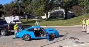 Fã de carros clássicos, 70 anos, estava aproveitando um dia ensolarado em seu Porsche 911 azul-celeste vintage… até ser atropelado e morto por um imigrante ilegal que ultrapassou o sinal vermelho, disse a polícia