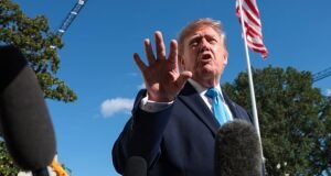 Trump oferece a Putin uma tábua de salvação enquanto a Rússia se move para conter a peste mortal transmitida pelo ar após a morte de um funcionário de laboratório