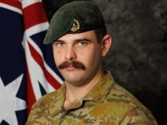 Um australiano pai de dois filhos que viajou pelo Afeganistão e treinou tropas ucranianas foi identificado como um cabo morto durante um exercício de treinamento do exército.
