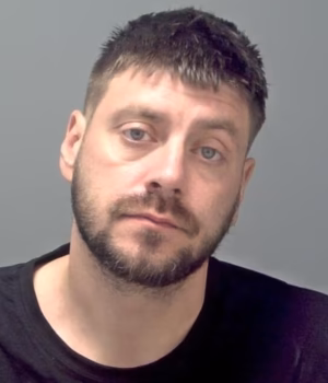 111676235-16186473-Darrell_Lambert_40_had_just_been_let_out_of_jail_after_receiving-a-5_179128906816.avif
