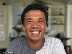 Motorista do Uber atropelou deliberadamente um cliente depois que ele adoeceu no banco de trás de seu carro, ouviu-se julgamento de homicídio culposo