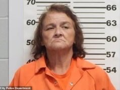 Ex-namorada furiosa, 61 anos, dirige seu carro para o ex-namorado… apenas para um estranho salvá-lo graças a uma picada de aranha coincidente