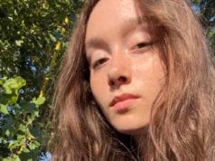 Família enlutada acusa a polícia de mentir ao dizer que uma menina de 16 anos foi atropelada e morta por policiais enquanto estava deitada no meio da estrada