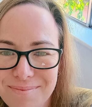 111744671-16191747-Former_Lotto_kiosk_worker_Sarah_Brookes_above_-a-26_1791625270533.jpg